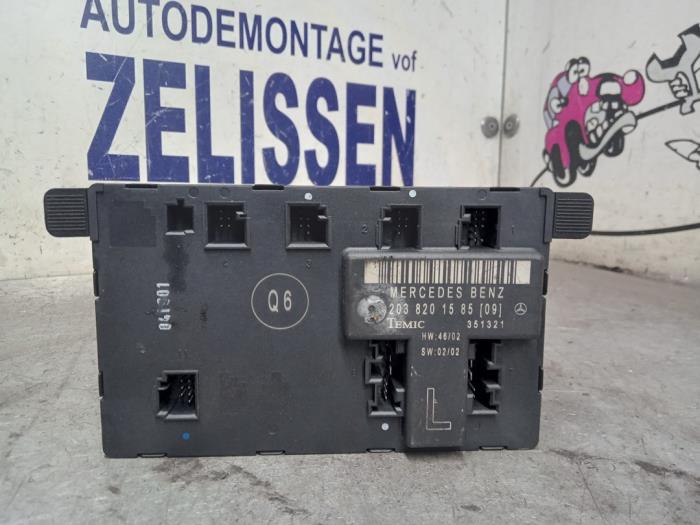 Usados Módulo de confort Mercedes C Sportcoupé (C203) 2.2 C-200 CDI 16V Precio € 78,75 Norma de margen ofrecido por Zelissen V.O.F. autodemontage