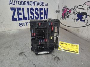 Używane Skrzynka bezpieczników Peugeot 206+ (2L/M) 1.4 HDi Eco 70 Cena € 99,75 Procedura marży oferowane przez Zelissen V.O.F. autodemontage