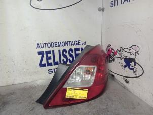 Usados Luz trasera derecha Opel Corsa D 1.7 CDTi 16V Ecotec Precio € 42,00 Norma de margen ofrecido por Zelissen V.O.F. autodemontage