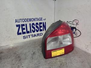 Usagé Feu arrière droit Audi A4 (B7) Prix € 31,50 Règlement à la marge proposé par Zelissen V.O.F. autodemontage