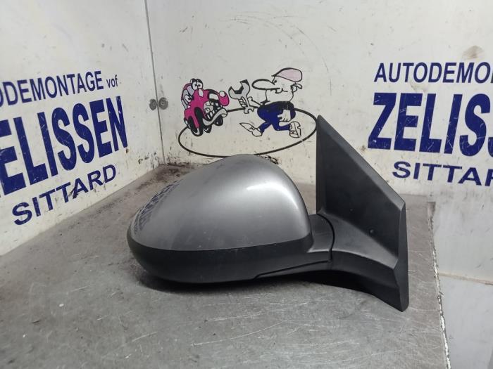 Wing mirror, left from a Chevrolet Aveo (300) 1.2 16V 2012