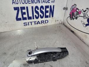 Usagé Poignée portière 4portes avant gauche Seat Ibiza IV SC (6J1) Prix € 21,00 Règlement à la marge proposé par Zelissen V.O.F. autodemontage