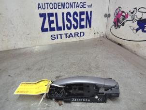 Usagé Poignée de porte arrière gauche Seat Ibiza IV SC (6J1) Prix € 21,00 Règlement à la marge proposé par Zelissen V.O.F. autodemontage