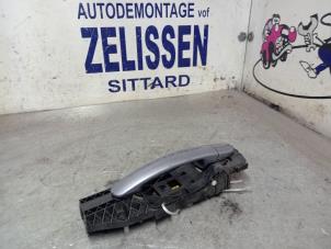 Usagé Poignée portière 4portes avant droite Seat Ibiza IV SC (6J1) Prix € 21,00 Règlement à la marge proposé par Zelissen V.O.F. autodemontage