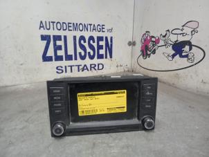 Używane Wyswietlacz nawigacji Seat Ibiza IV SC (6J1) Cena € 309,75 Procedura marży oferowane przez Zelissen V.O.F. autodemontage