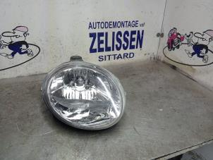 Używane Reflektor prawy Chevrolet Matiz 0.8 S,SE Cena € 31,50 Procedura marży oferowane przez Zelissen V.O.F. autodemontage