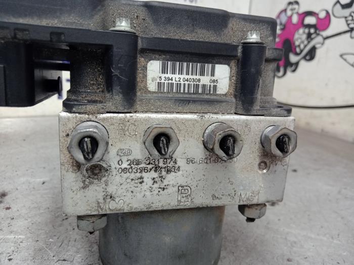 Begagnade ABS-pump Peugeot Partner (GC/GF/GG/GJ/GK) 1.6 HDI 75 16V Pris € 236,25 Marginaltabell erbjuds av Zelissen V.O.F. autodemontage