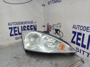 Used Headlight, right Ford Focus 1 Wagon 1.6 16V Price € 42,00 Margin scheme offered by Zelissen V.O.F. autodemontage