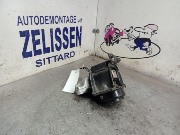 Used Engine mount Peugeot Partner (GC/GF/GG/GJ/GK) 1.6 HDI 75 16V Price € 31,50 Margin scheme offered by Zelissen V.O.F. autodemontage