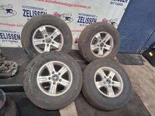 Used Sport rims set + tires Kia Sorento I (JC) 2.5 CRDi 16V Price on request offered by Zelissen V.O.F. autodemontage