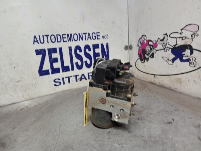 Begagnade ABS-pump Mitsubishi Space Star (DG) 1.6 16V Pris € 89,25 Marginaltabell erbjuds av Zelissen V.O.F. autodemontage