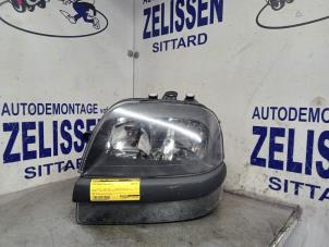 Używane Reflektor lewy Fiat Doblo (223A/119) 1.2 Cena € 42,00 Procedura marży oferowane przez Zelissen V.O.F. autodemontage