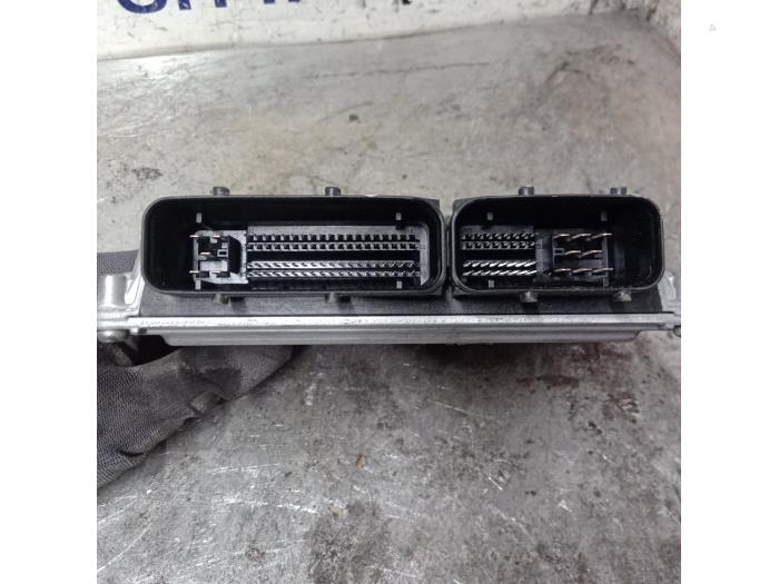 Engine management computer from a Volkswagen Polo IV (9N1/2/3) 1.2 12V 2001