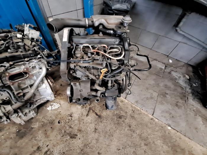 Used Engine Volkswagen Caddy II (9K9A) Price € 550,00 Margin scheme offered by Zelissen V.O.F. autodemontage