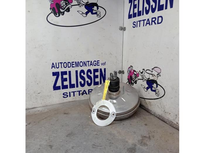 Usagé Servo frein Mercedes A (W176) 1.6 A-180 16V Prix € 73,50 Règlement à la marge proposé par Zelissen V.O.F. autodemontage