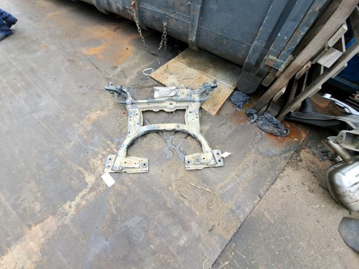 Used Subframe Mercedes A (W176) 1.6 A-180 16V Price € 288,75 Margin scheme offered by Zelissen V.O.F. autodemontage