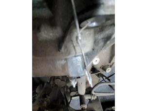 Getriebe van een Volkswagen Polo IV (9N1/2/3) 1.2 12V 2001