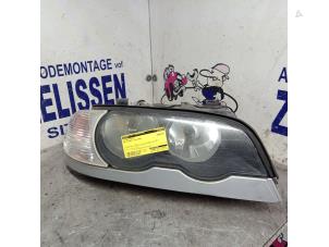 Używane Reflektor prawy BMW 3 serie (E46/2) 318 Ci Cena € 78,75 Procedura marży oferowane przez Zelissen V.O.F. autodemontage