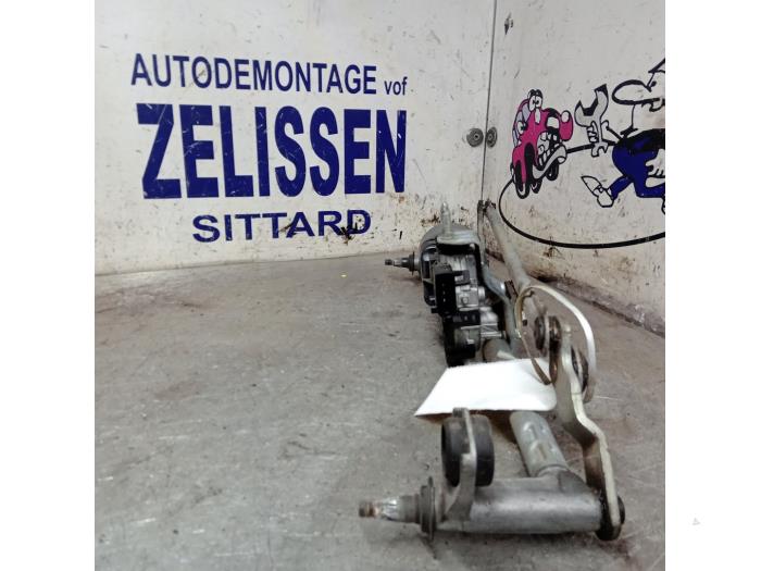 Silnik i mechanizm wycieraczki z Seat Ibiza 2012