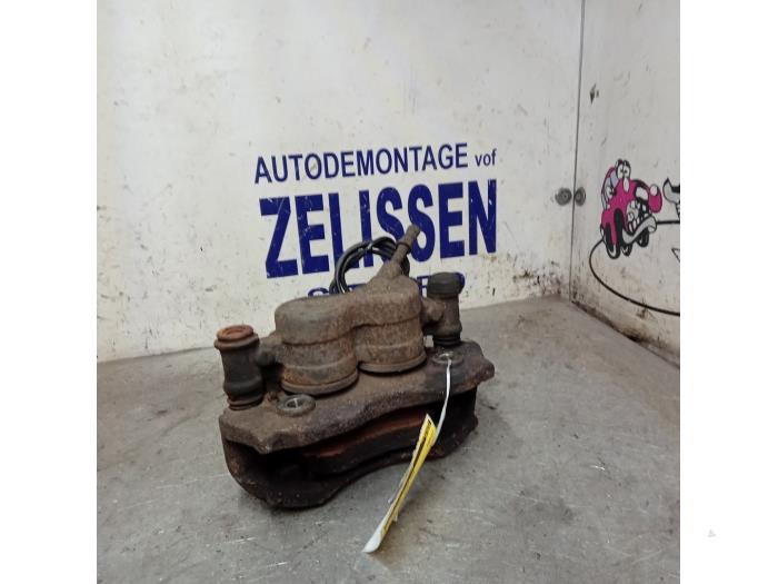 Gebrauchte Bremszange links vorne Volkswagen Crafter 2.5 TDI 30/32/35/46/50 Preis € 99,75 Margenregelung angeboten von Zelissen V.O.F. autodemontage