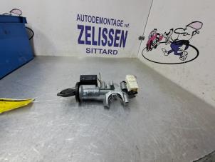Usados Cerradura de contacto y llave Suzuki Swift (ZA/ZC/ZD1/2/3/9) Precio € 42,00 Norma de margen ofrecido por Zelissen V.O.F. autodemontage