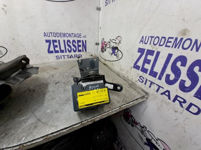 Begagnade ABS-pump Renault Twingo II (CN) 1.2 Pris € 99,75 Marginaltabell erbjuds av Zelissen V.O.F. autodemontage