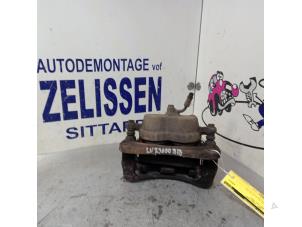 Used Front brake calliper, left Hyundai H-1/H-200 2.5 Tdi Price € 42,00 Margin scheme offered by Zelissen V.O.F. autodemontage