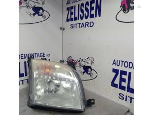 Używane Reflektor prawy Ford Fusion 1.6 16V Cena € 47,25 Procedura marży oferowane przez Zelissen V.O.F. autodemontage