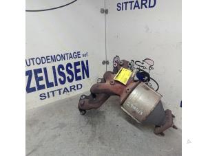 Used Exhaust manifold + catalyst Kia Rio (DC22/24) 1.5 RS,LS 16V Price on request offered by Zelissen V.O.F. autodemontage