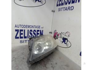 Used Headlight, left BMW D3 (E90) Price € 78,75 Margin scheme offered by Zelissen V.O.F. autodemontage