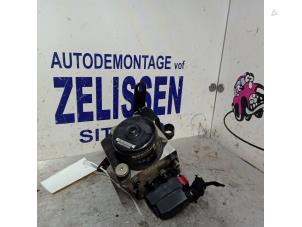 Used ABS pump Peugeot 206 CC (2D) 2.0 16V Price € 152,25 Margin scheme offered by Zelissen V.O.F. autodemontage