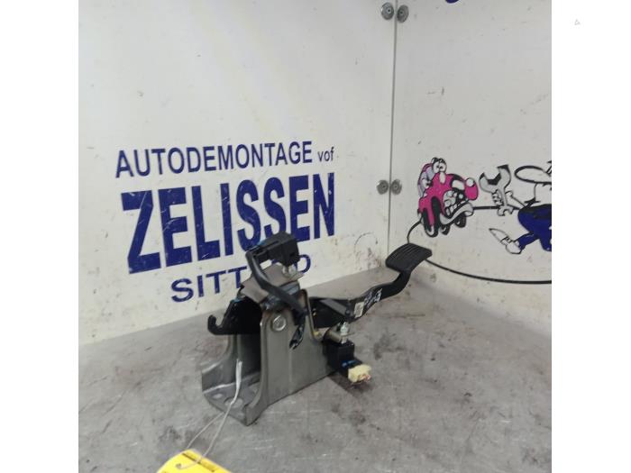 Używane Pedal hamulca Kia Picanto (TA) 1.0 12V Cena € 52,50 Procedura marży oferowane przez Zelissen V.O.F. autodemontage