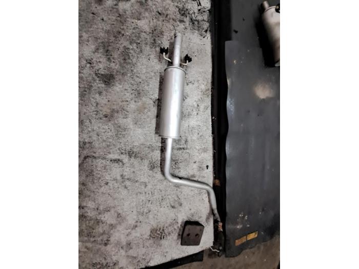 Gebrauchte Auspuff Mitteldämpfer Toyota Yaris (P1) 1.3 16V VVT-i Preis € 42,00 Margenregelung angeboten von Zelissen V.O.F. autodemontage