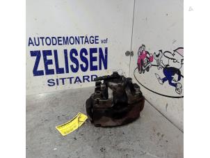 Usagé Etrier de frein (pince) avant gauche Opel Vectra C Caravan 2.2 DIG 16V Prix € 42,00 Règlement à la marge proposé par Zelissen V.O.F. autodemontage