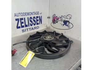 Usagé Ventilateur Peugeot 206 (2A/C/H/J/S) 1.6 16V Prix € 36,75 Règlement à la marge proposé par Zelissen V.O.F. autodemontage