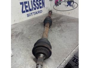 Usagé Arbre de transmission avant gauche Peugeot 206 (2A/C/H/J/S) 1.6 16V Prix € 36,75 Règlement à la marge proposé par Zelissen V.O.F. autodemontage