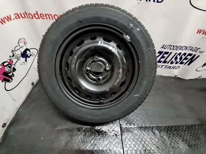 Spare wheel from a Opel Corsa C (F08/68) 1.2 16V 2003
