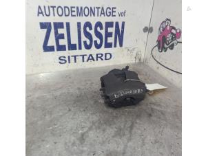 Used Front brake calliper, left Volkswagen Polo IV (9N1/2/3) 1.4 TDI 70 Price € 36,75 Margin scheme offered by Zelissen V.O.F. autodemontage