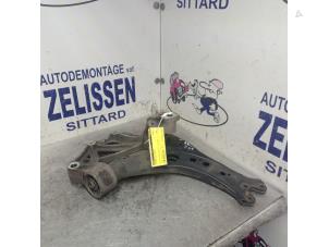 Usagé Bras de suspension avant droit Volkswagen Polo IV (9N1/2/3) 1.4 TDI 70 Prix € 31,50 Règlement à la marge proposé par Zelissen V.O.F. autodemontage