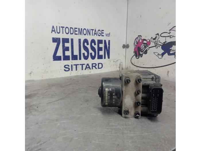 Begagnade ABS-pump Peugeot 206 CC (2D) 2.0 16V Pris € 99,75 Marginaltabell erbjuds av Zelissen V.O.F. autodemontage