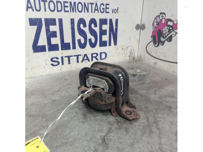 Used Engine mount Toyota Yaris (P1) 1.0 16V VVT-i Price € 21,00 Margin scheme offered by Zelissen V.O.F. autodemontage