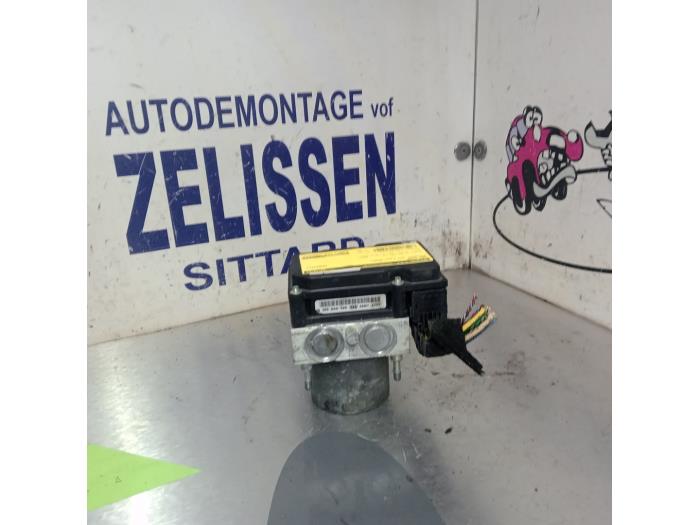 Begagnade ABS-pump Peugeot 307 SW (3H) 1.6 16V Pris € 78,75 Marginaltabell erbjuds av Zelissen V.O.F. autodemontage