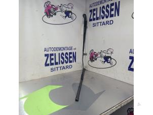Usagé Bras essuie-glace avant Citroen Xsara Picasso (CH) 1.8 16V Prix € 10,50 Règlement à la marge proposé par Zelissen V.O.F. autodemontage