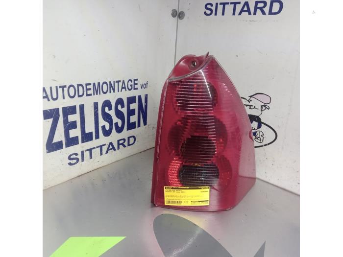 Taillight, right from a Peugeot 307 SW (3H) 1.6 16V 2005