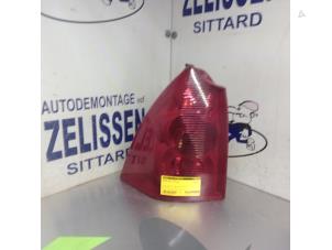 Używane Tylne swiatlo pozycyjne lewe Peugeot 307 SW (3H) 1.6 16V Cena € 42,00 Procedura marży oferowane przez Zelissen V.O.F. autodemontage