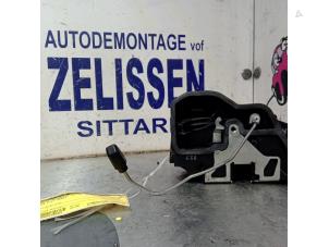 Gebrauchte Türschlossmechanik 4-türig rechts hinten BMW X3 (E83) 2.5 24V Preis € 52,50 Margenregelung angeboten von Zelissen V.O.F. autodemontage