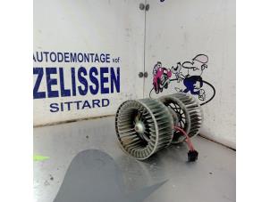 Usados Motor de ventilador de calefactor BMW X3 (E83) 2.5 24V Precio € 57,75 Norma de margen ofrecido por Zelissen V.O.F. autodemontage