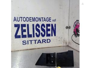 Używane Przelacznik elektrycznej szyby Opel Astra J (PC6/PD6/PE6/PF6) 1.6 16V Cena € 21,00 Procedura marży oferowane przez Zelissen V.O.F. autodemontage