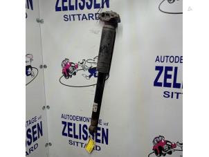 Used Rear shock absorber, right Opel Astra J (PC6/PD6/PE6/PF6) 1.6 16V Price € 42,00 Margin scheme offered by Zelissen V.O.F. autodemontage