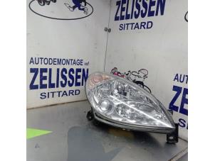 Używane Reflektor prawy Citroen Xsara Picasso (CH) 1.8 16V Cena € 42,00 Procedura marży oferowane przez Zelissen V.O.F. autodemontage